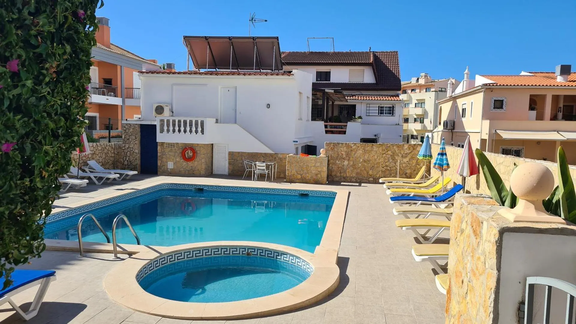 Apartamentos Cabrita Olhos de Agua  Portugal